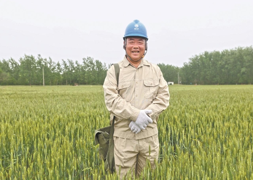 二十八载随叫随到 用心用情服务乡亲——记全国劳动模范袁立雨