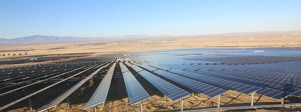 sPower加州106MW太阳能电厂 由晶科提供组件