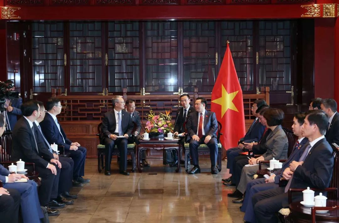 中国电建党委副书记、总经理王斌拜会越南国会主席王庭惠